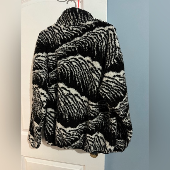 Parks Project pullover - Picture 2 of 3